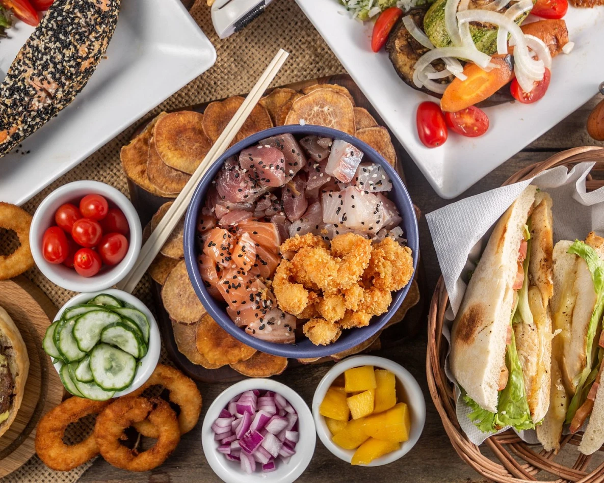 Hawaiian Vibe in Barra - Poke & Deck Lounge - Image